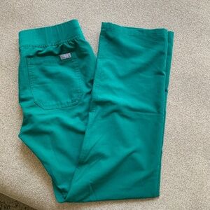 Green figs Livingston scrub pant